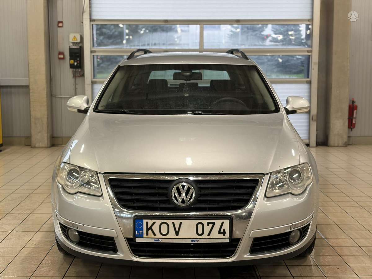 Volkswagen Passat 2008 — rear view