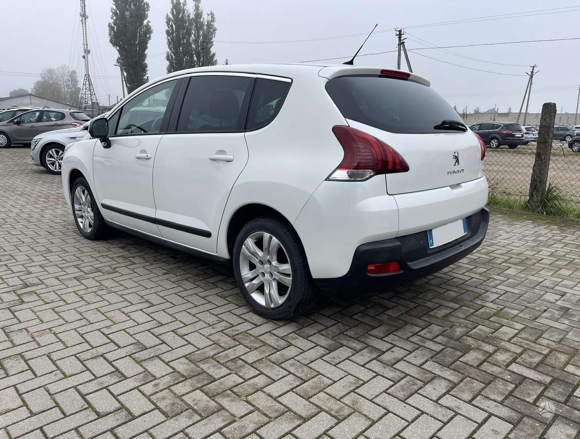 Peugeot 3008 2014 — engine 1560 cm³