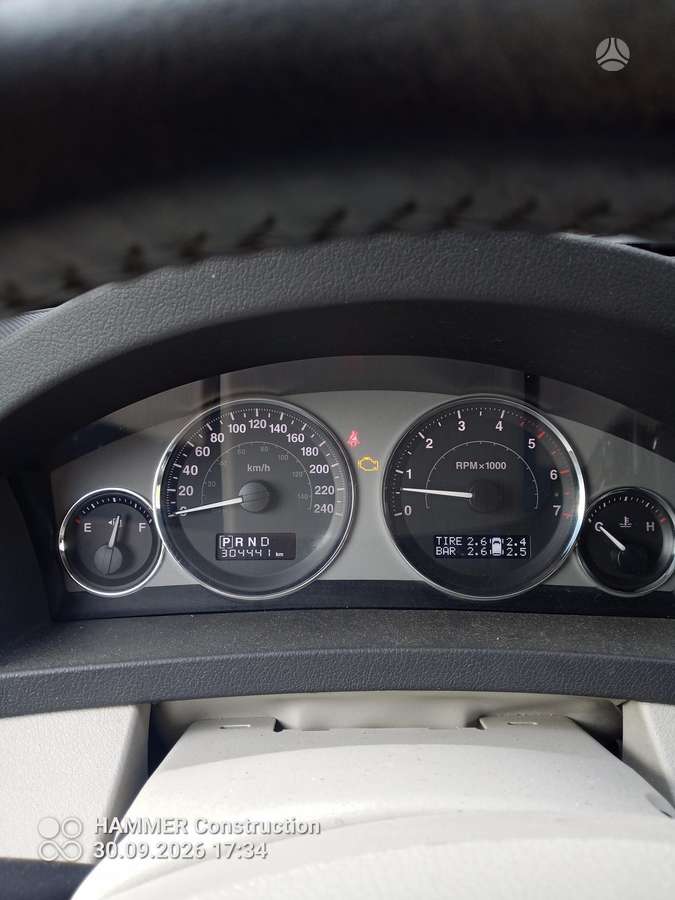 Jeep Grand 2009 — interior