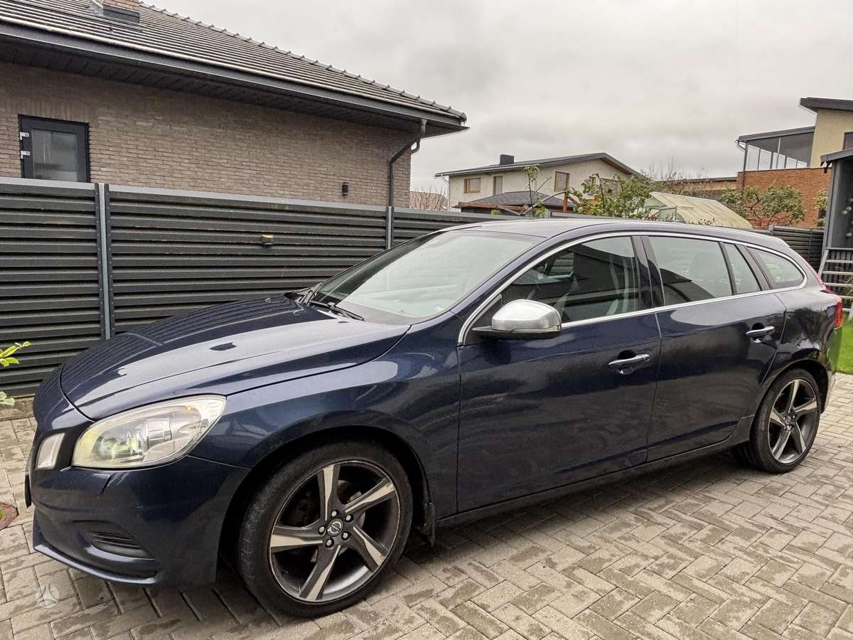 Volvo V60, 2011