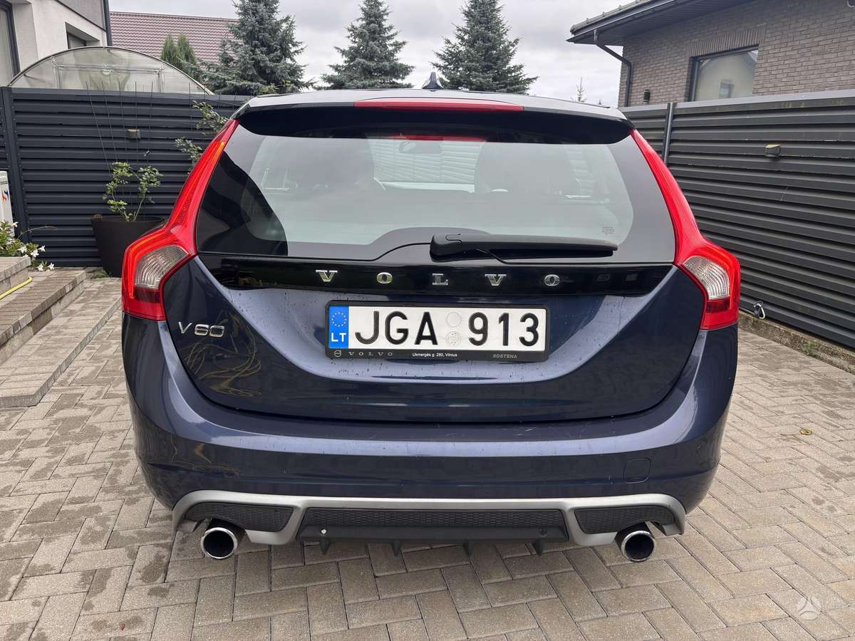 Volvo V60 2011 — двигун 1984 cm³, 163 HP (120kW)