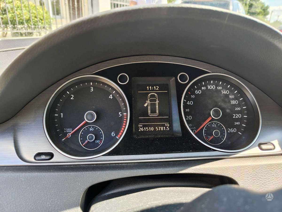 Volkswagen Passat 2011 — photo 6