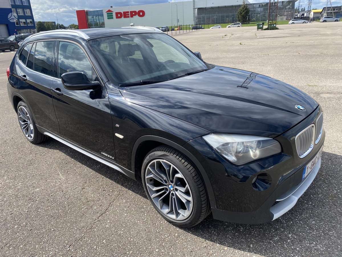 BMW X1 2011 — вигляд ззаду