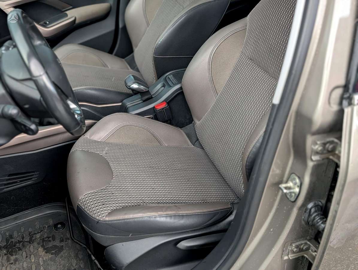 Peugeot 2008 2014 — photo 11