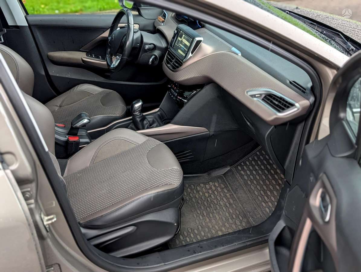 Peugeot 2008 2014 — photo 12