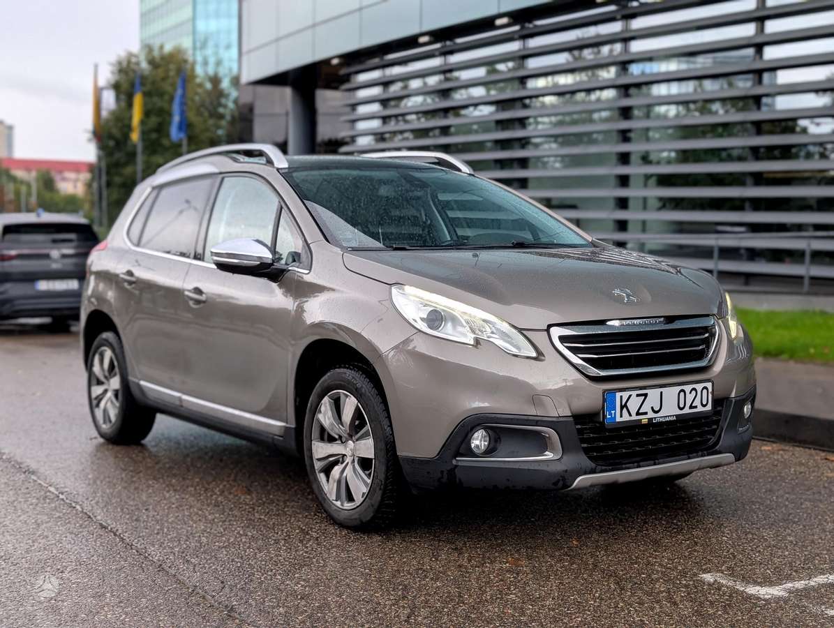 Peugeot 2008 2014 — rear view