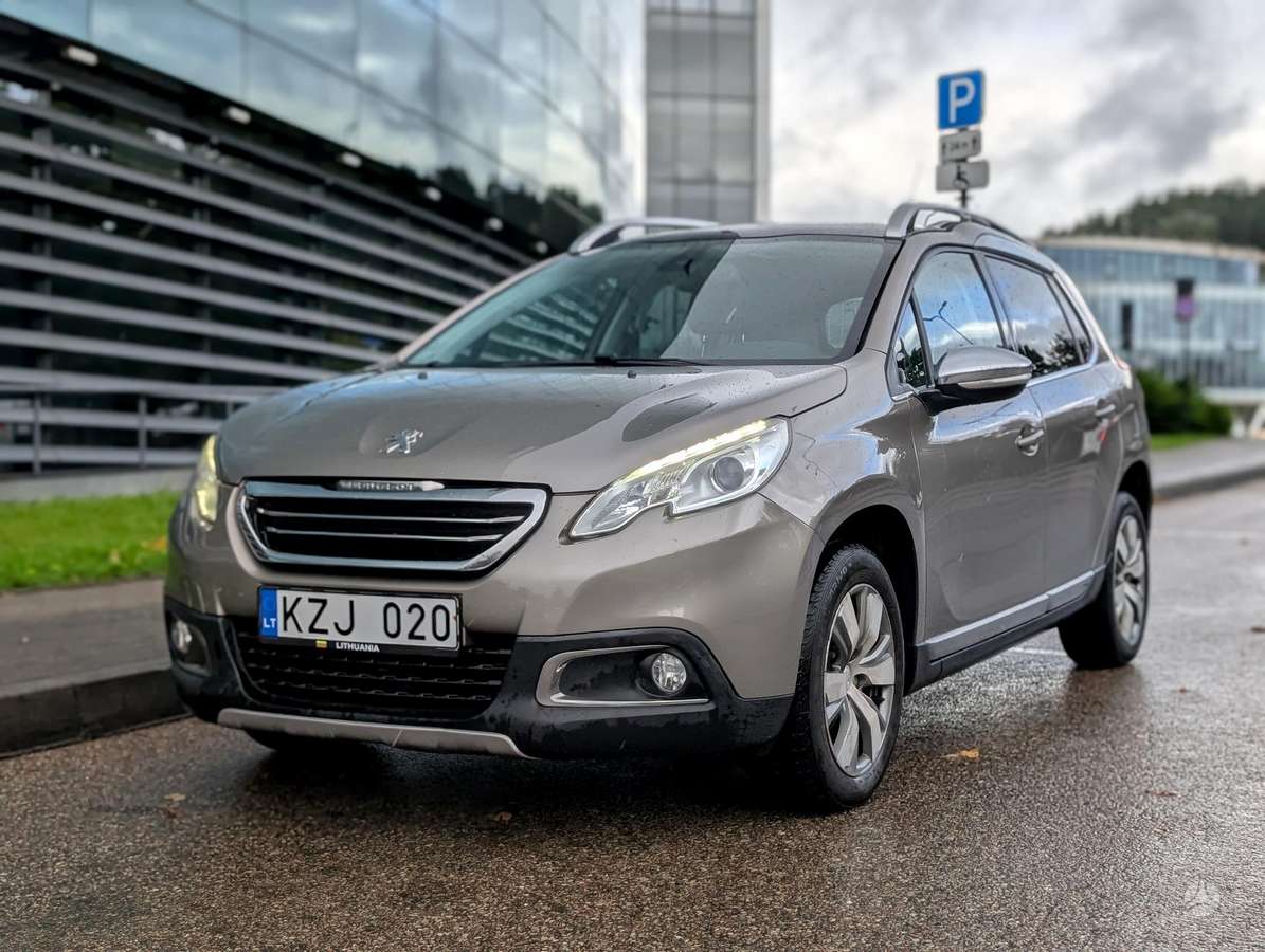 Peugeot 2008 2014 — interior