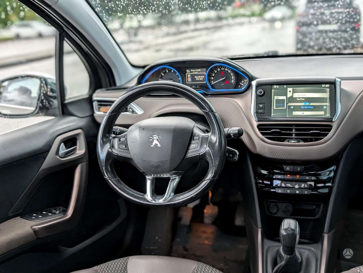Peugeot 2008 2014 — photo 9