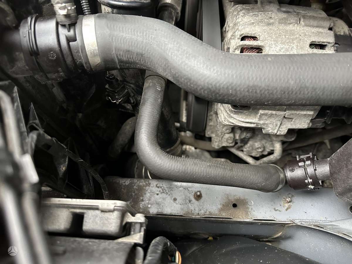 BMW 325 2010 — photo 29