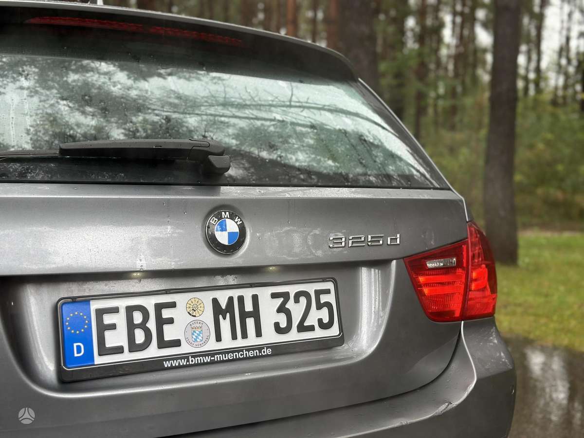 BMW 325 2010 — photo 6