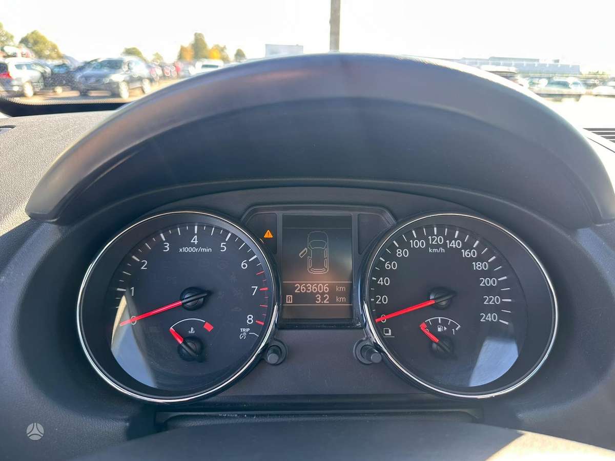 Nissan Qashqai 2012 — photo 12