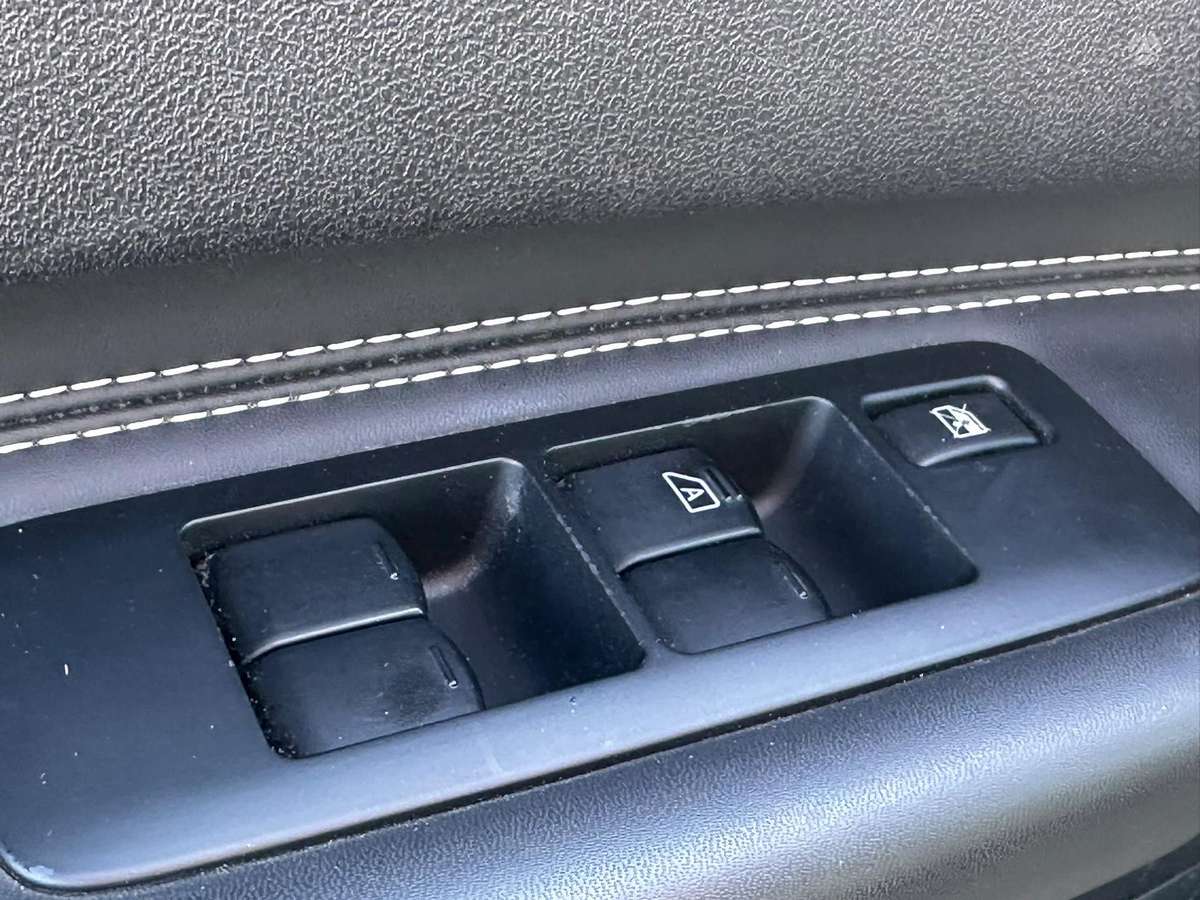 Nissan Qashqai 2012 — photo 16