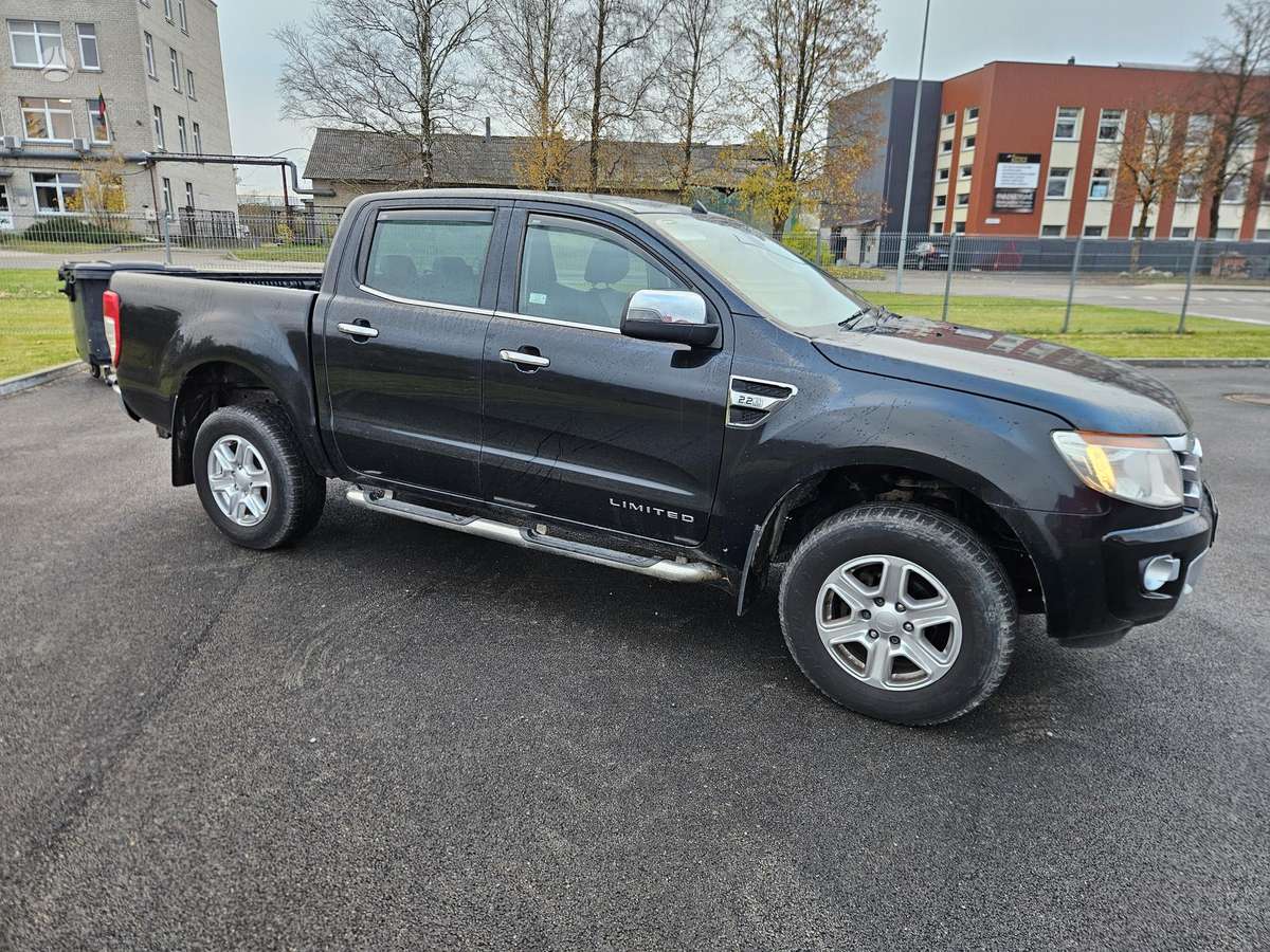 Ford Ranger 2014 — rear view
