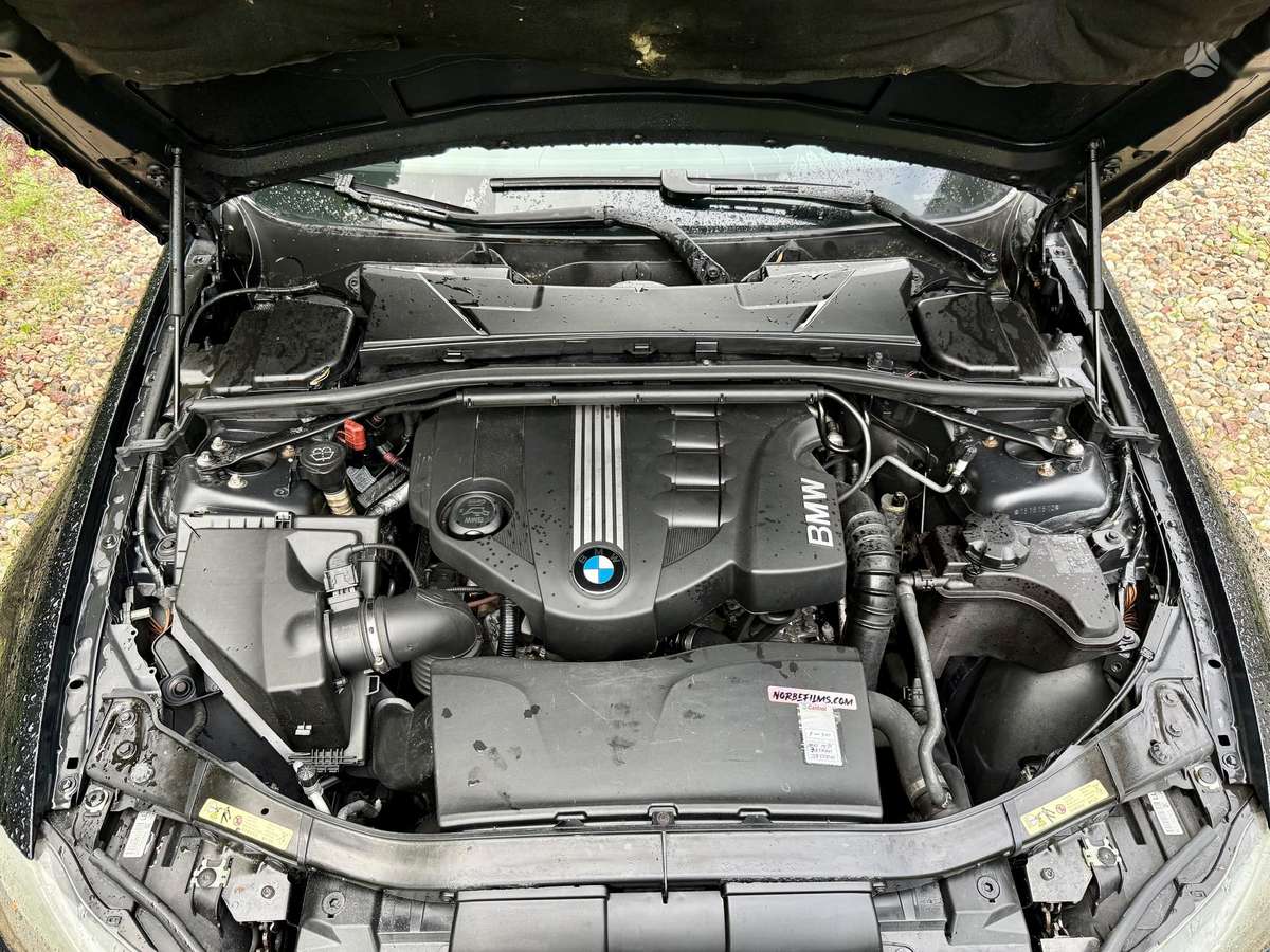 BMW 320 2009 — photo 19