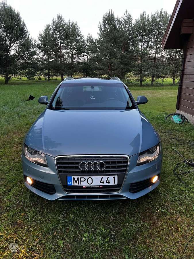 Audi A4 2008 — вигляд ззаду