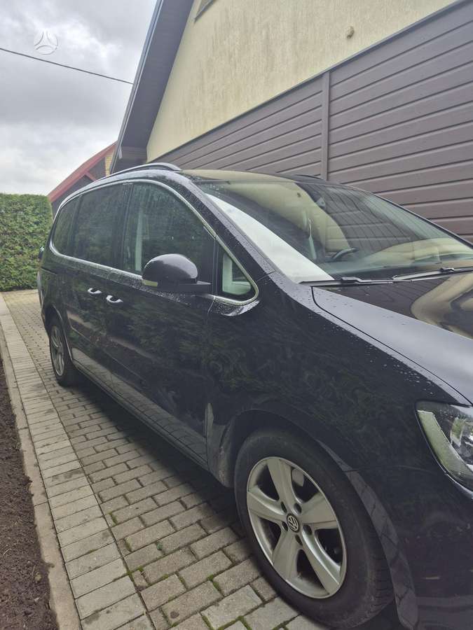 Volkswagen Sharan 2011 — rear view