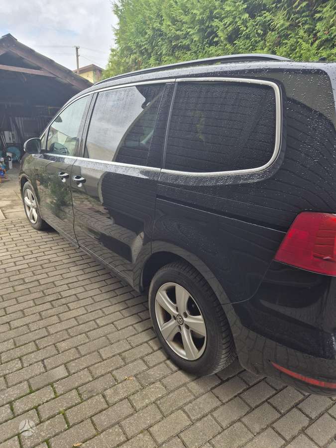 Volkswagen Sharan 2011 — interior