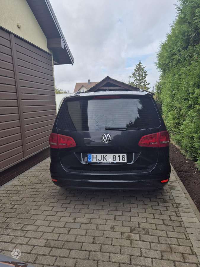 Volkswagen Sharan 2011 — engine 1968 cm³, 140 HP (103kW)