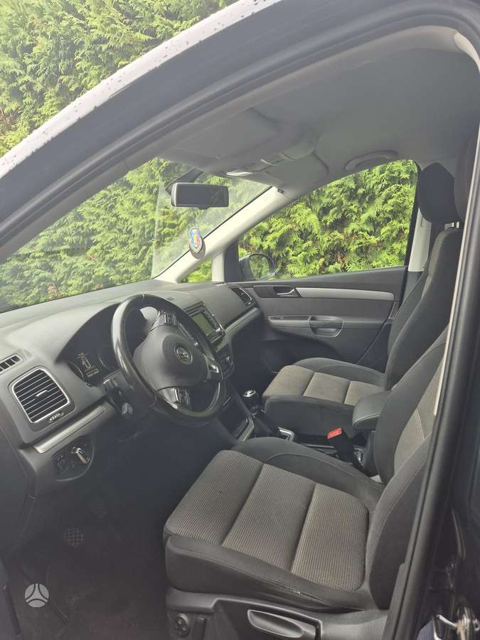 Volkswagen Sharan 2011 — photo 7