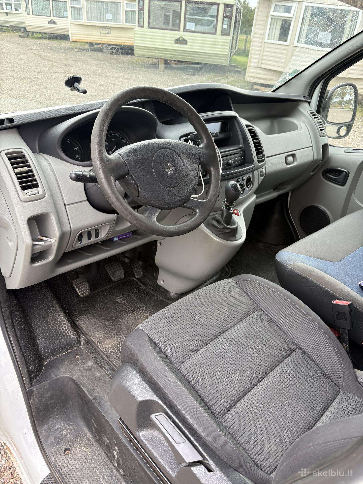 Renault Trafic 2014 — interior