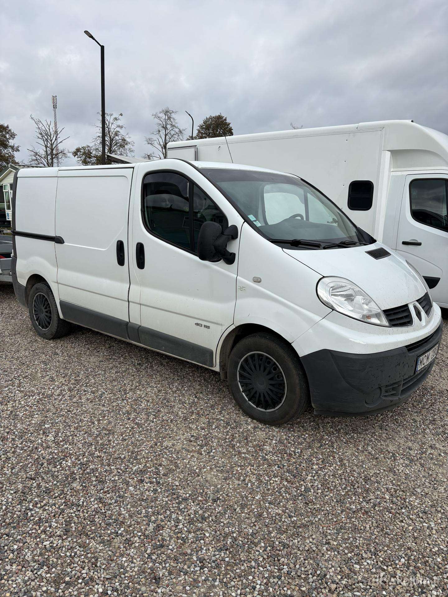 Renault Trafic 2014 — engine 2000 cm³, 114 HP (84kW)