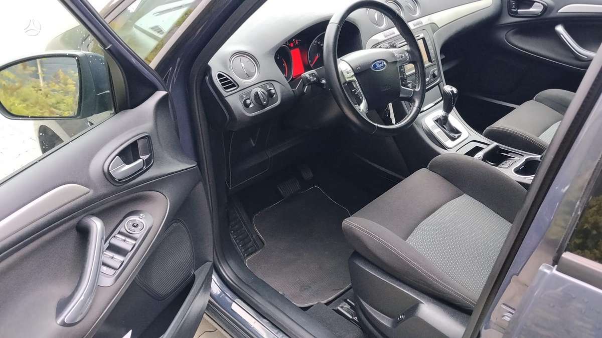 Ford S-MAX 2014 — photo 11