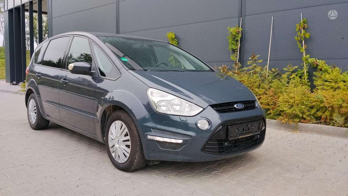 Ford S-MAX 2014 — rear view