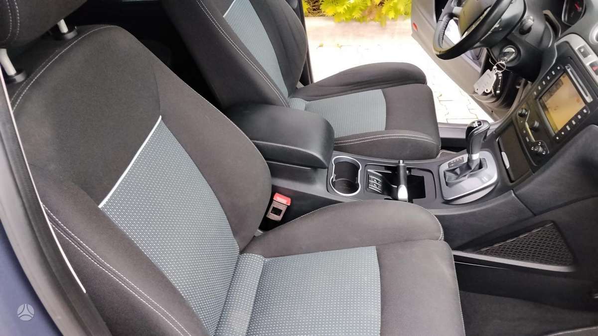 Ford S-MAX 2014 — photo 21