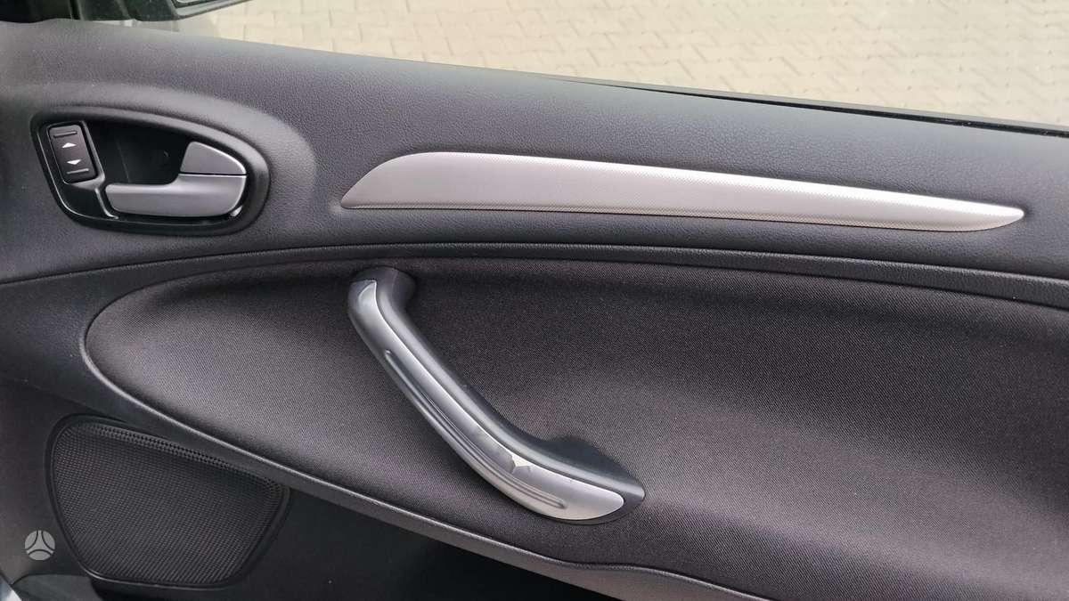 Ford S-MAX 2014 — photo 23