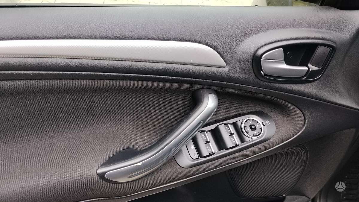 Ford S-MAX 2014 — photo 24