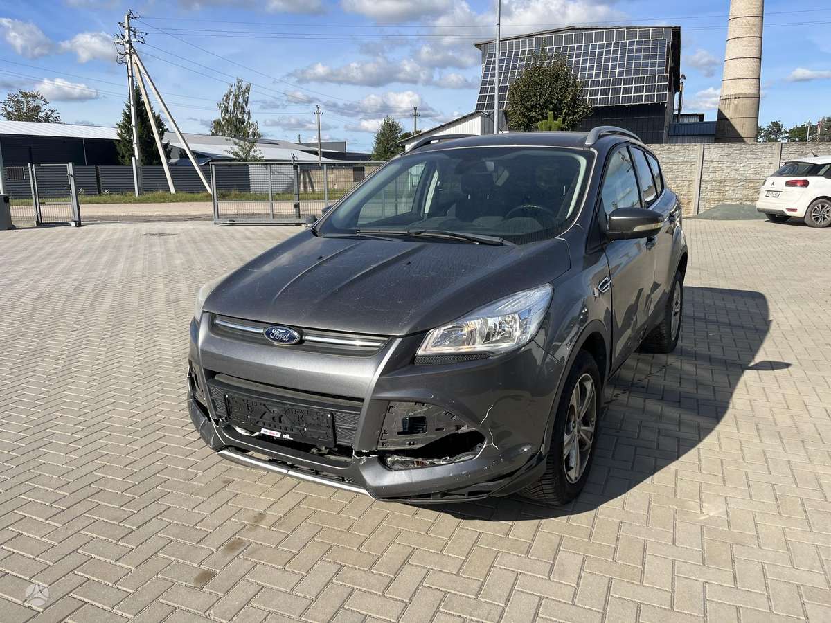 Ford Kuga 2014 — салон