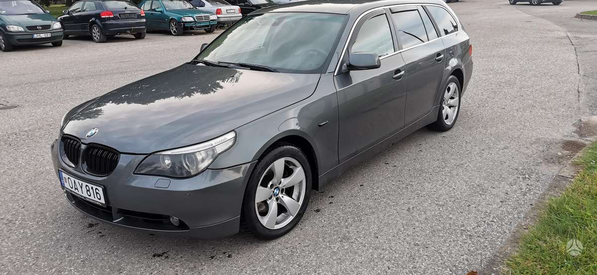 BMW 530 2005 — двигун 2998 cm³, 218 HP (160kW)