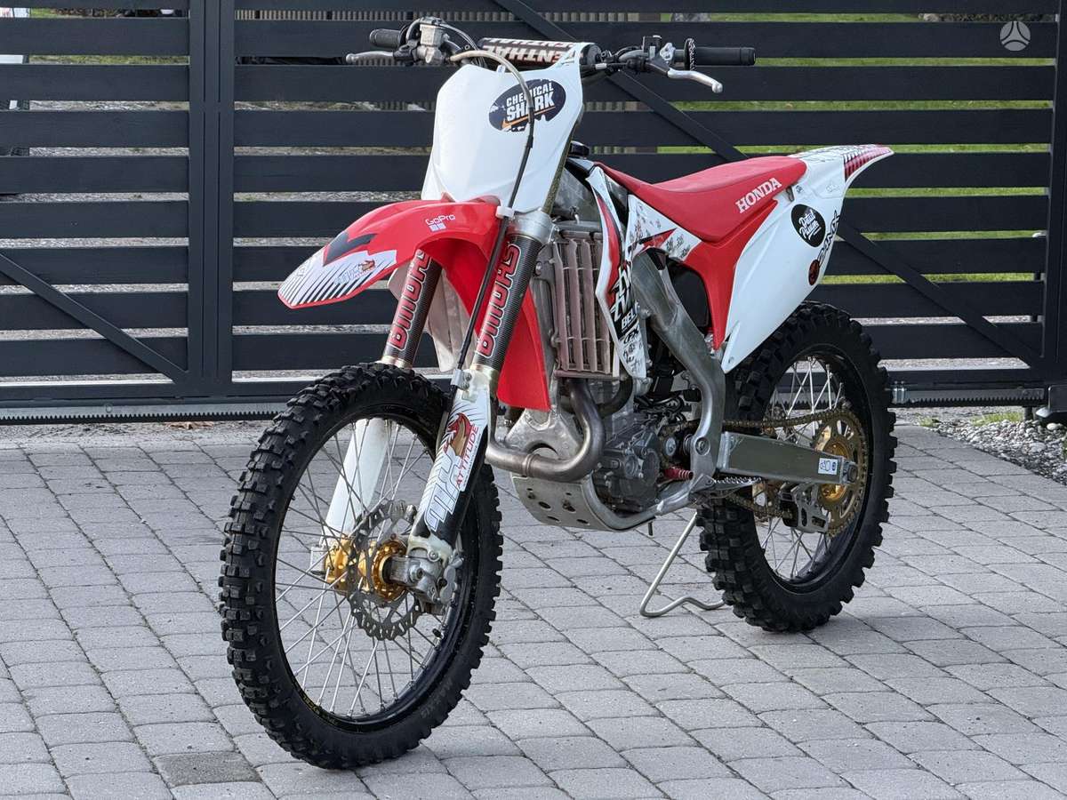 Honda CRF 2012 — салон