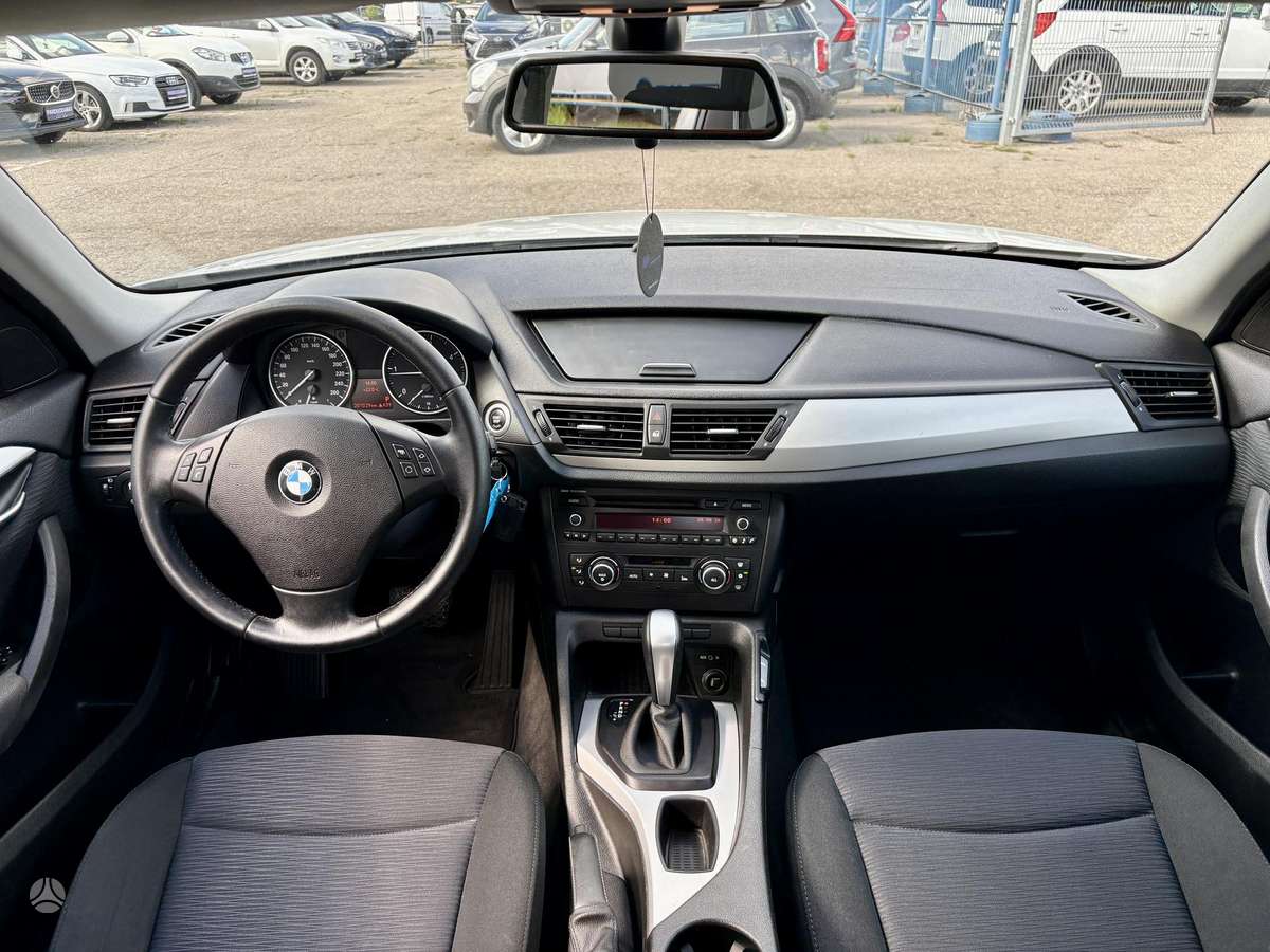 BMW X1 2011 — photo 13