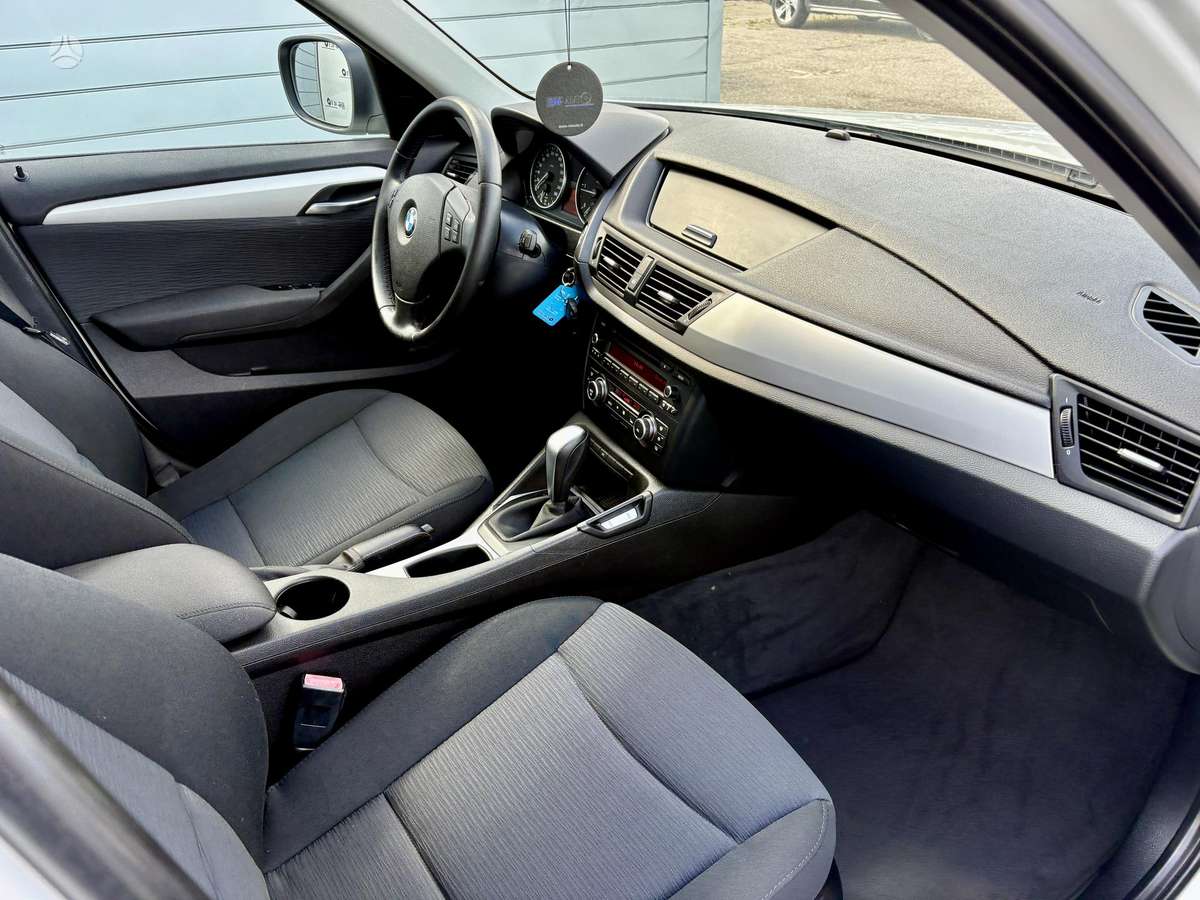 BMW X1 2011 — photo 16