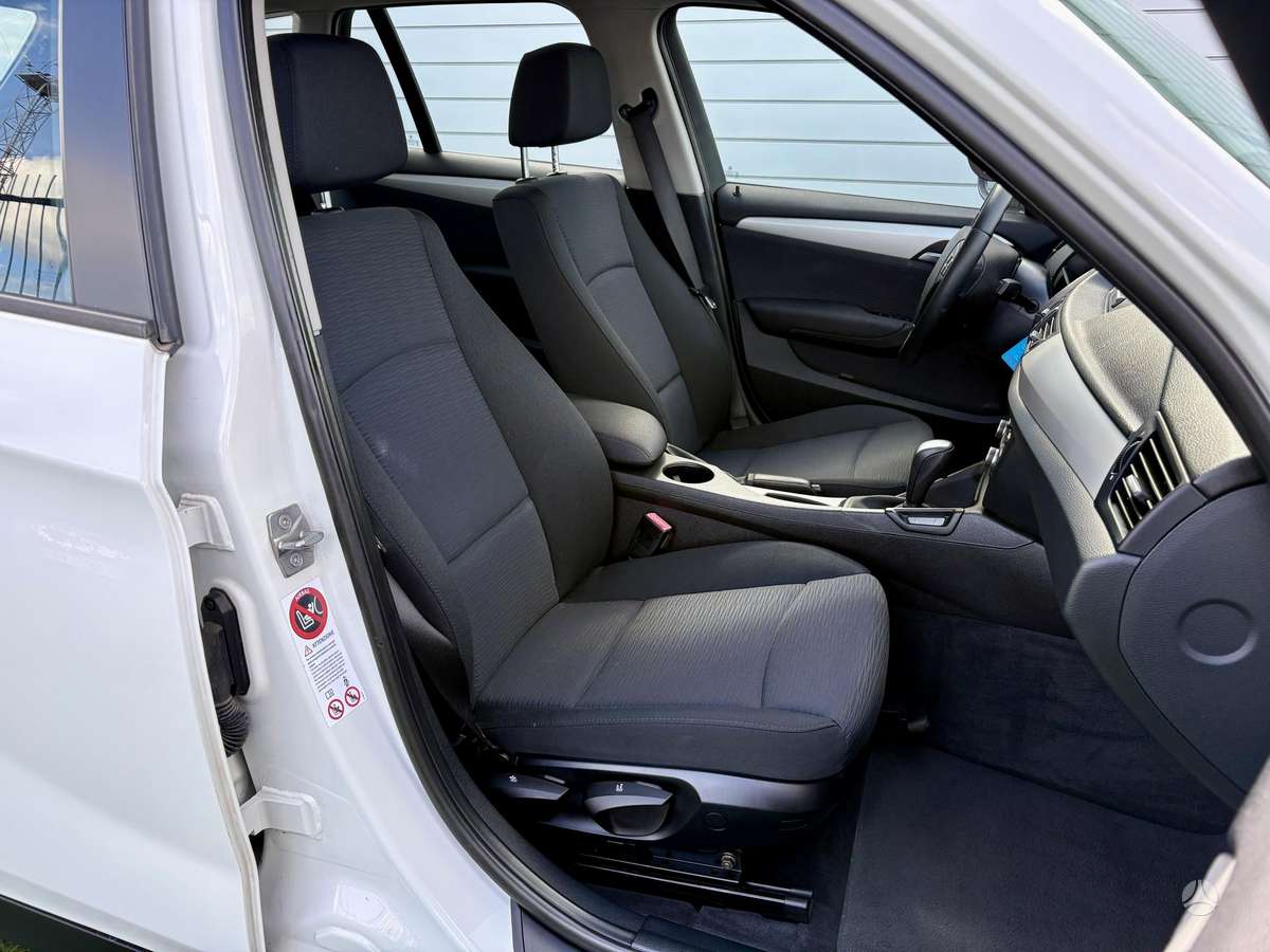 BMW X1 2011 — photo 17