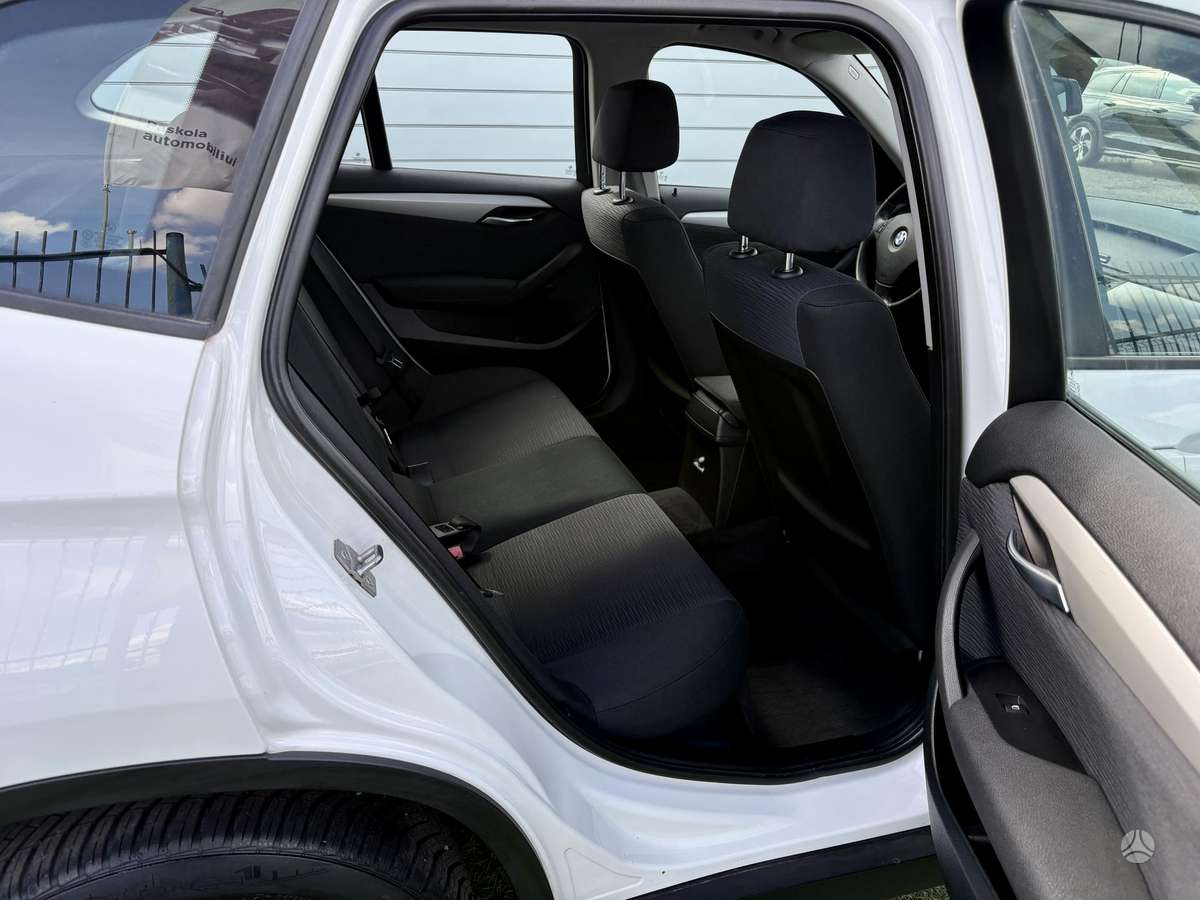 BMW X1 2011 — photo 18