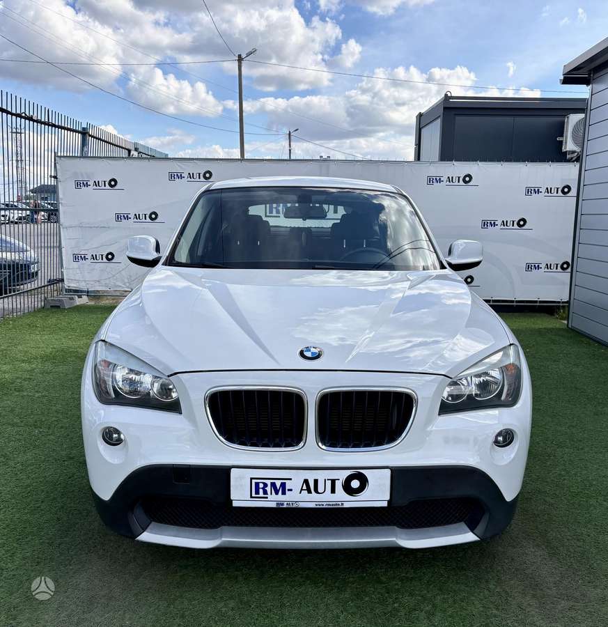 BMW X1 2011 — rear view