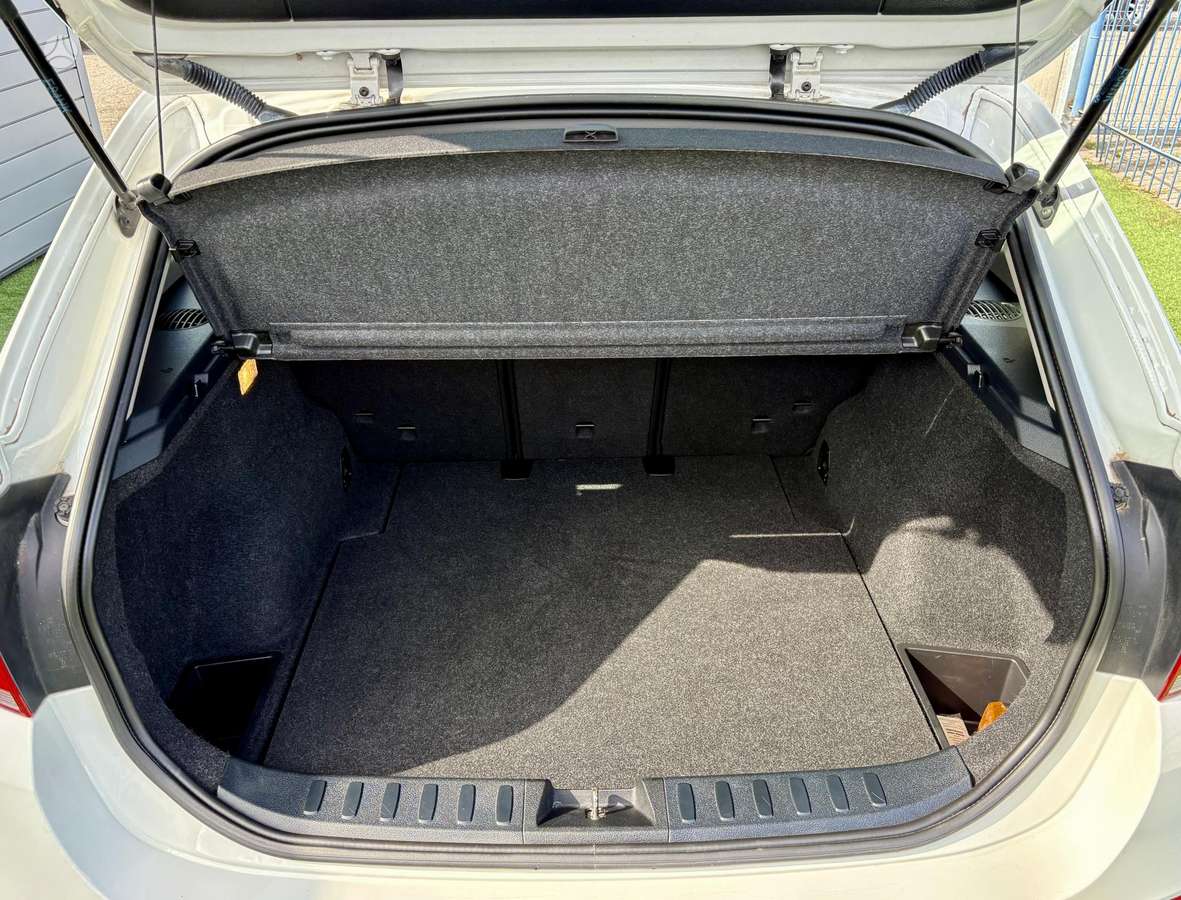 BMW X1 2011 — photo 20