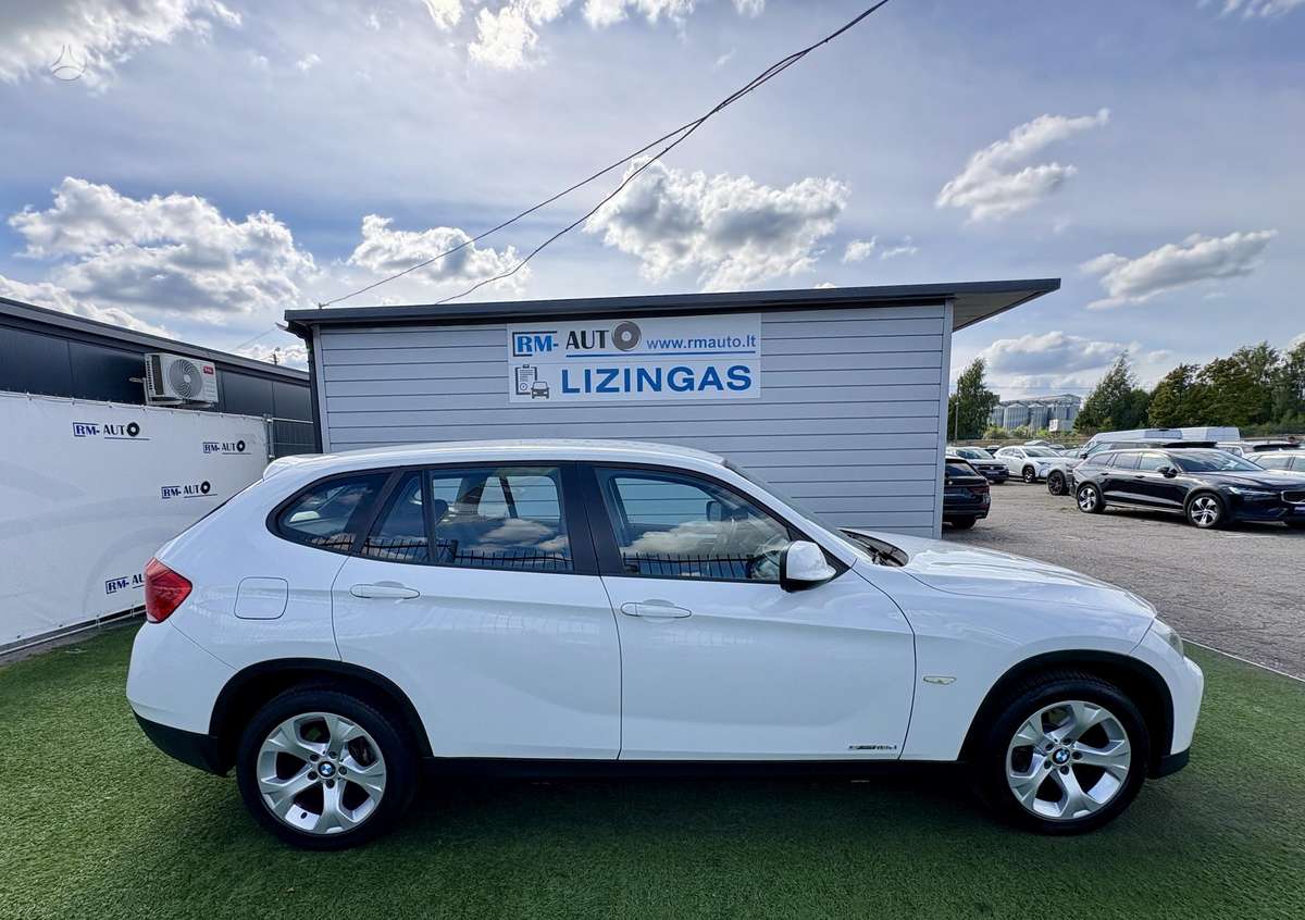 BMW X1 2011 — engine 1995 cm³, 143 HP (105kW)