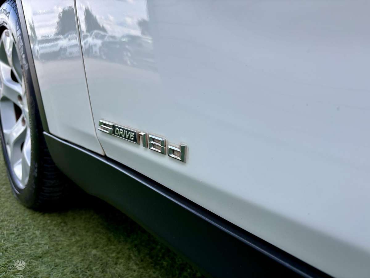 BMW X1 2011 — photo 8