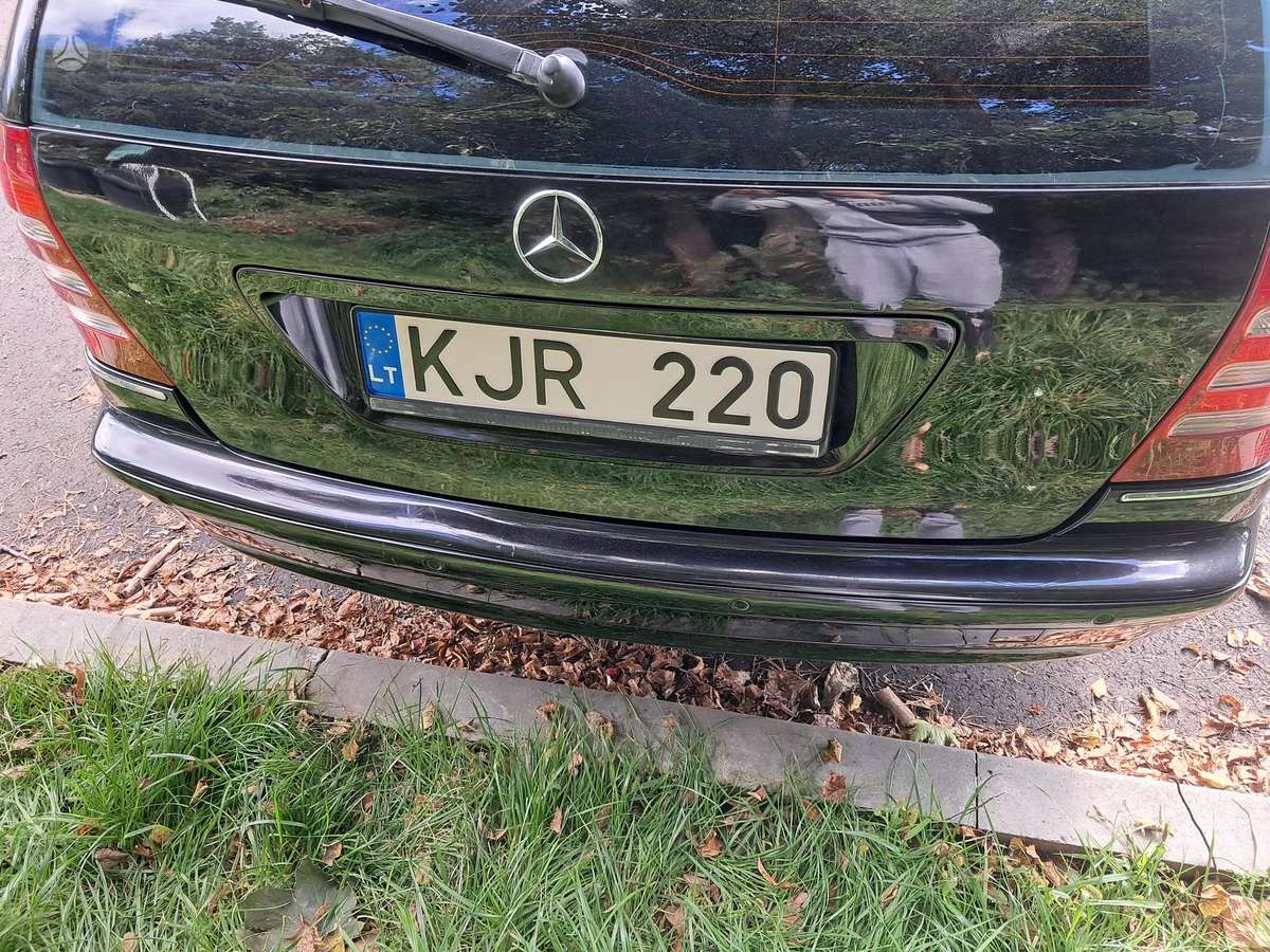 Mercedes-Benz C220 2005 — photo 14