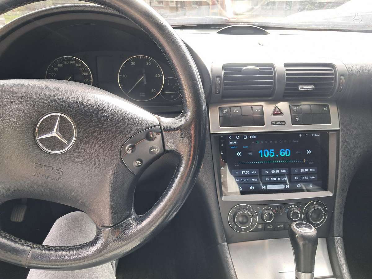 Mercedes-Benz C220 2005 — rear view