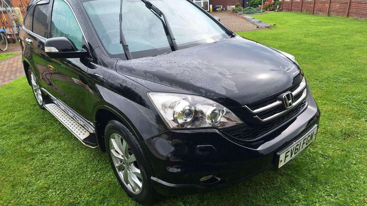 Honda CR-V 2011 — rear view