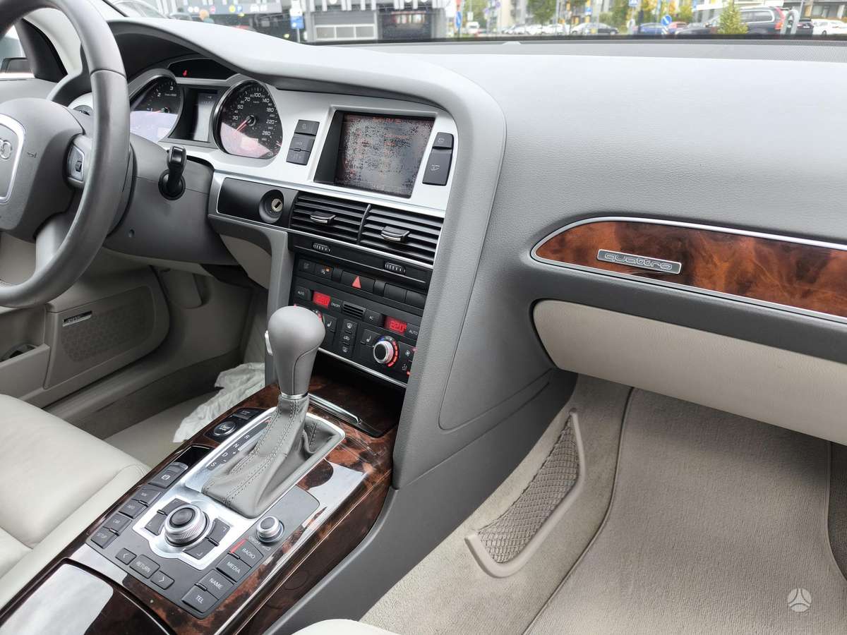 Audi A6 2009 — photo 14