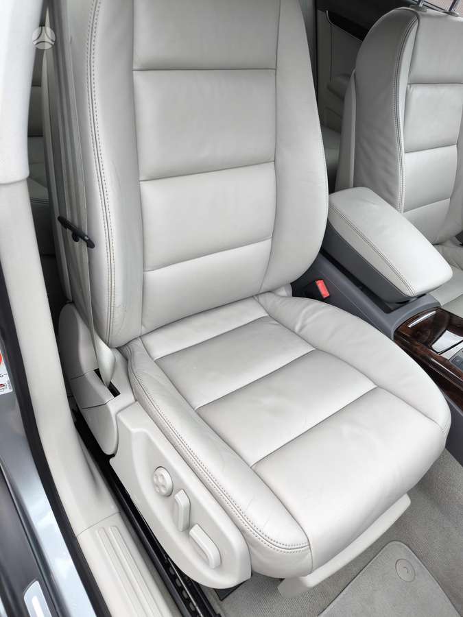 Audi A6 2009 — photo 16