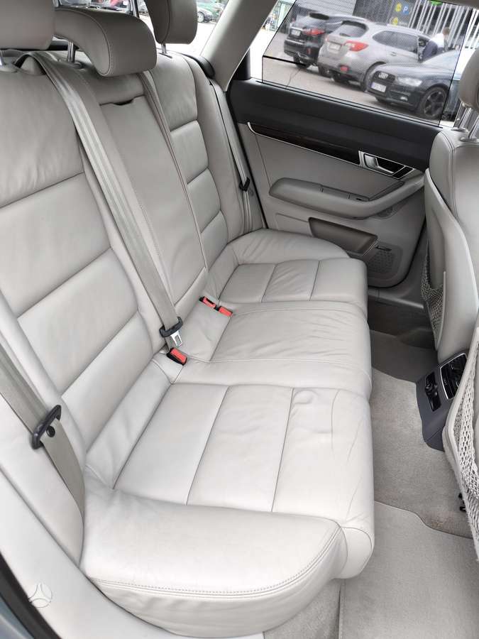 Audi A6 2009 — photo 17