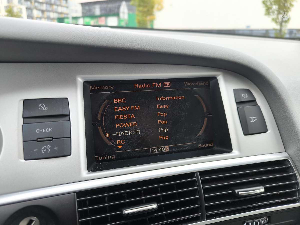 Audi A6 2009 — photo 30