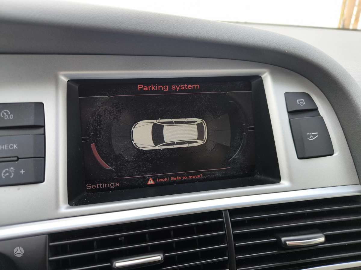 Audi A6 2009 — photo 35
