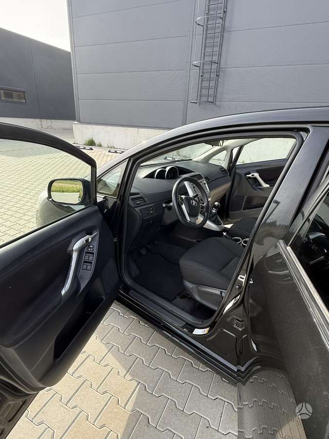 Toyota Verso 2013 — photo 17